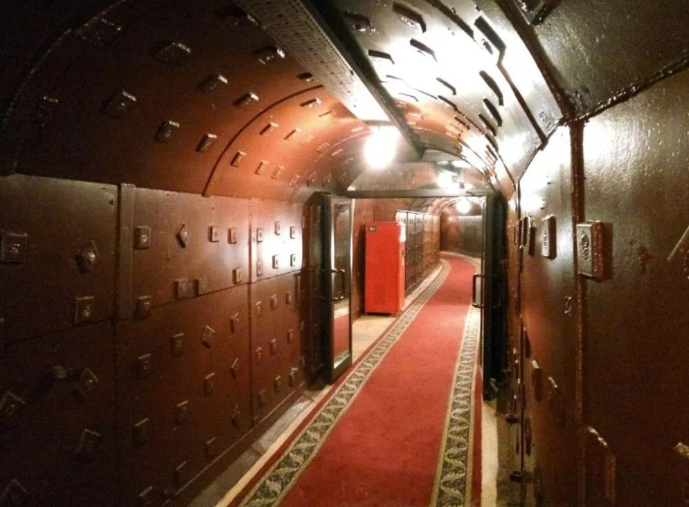 тайный бункер Сталина с девятью этажами